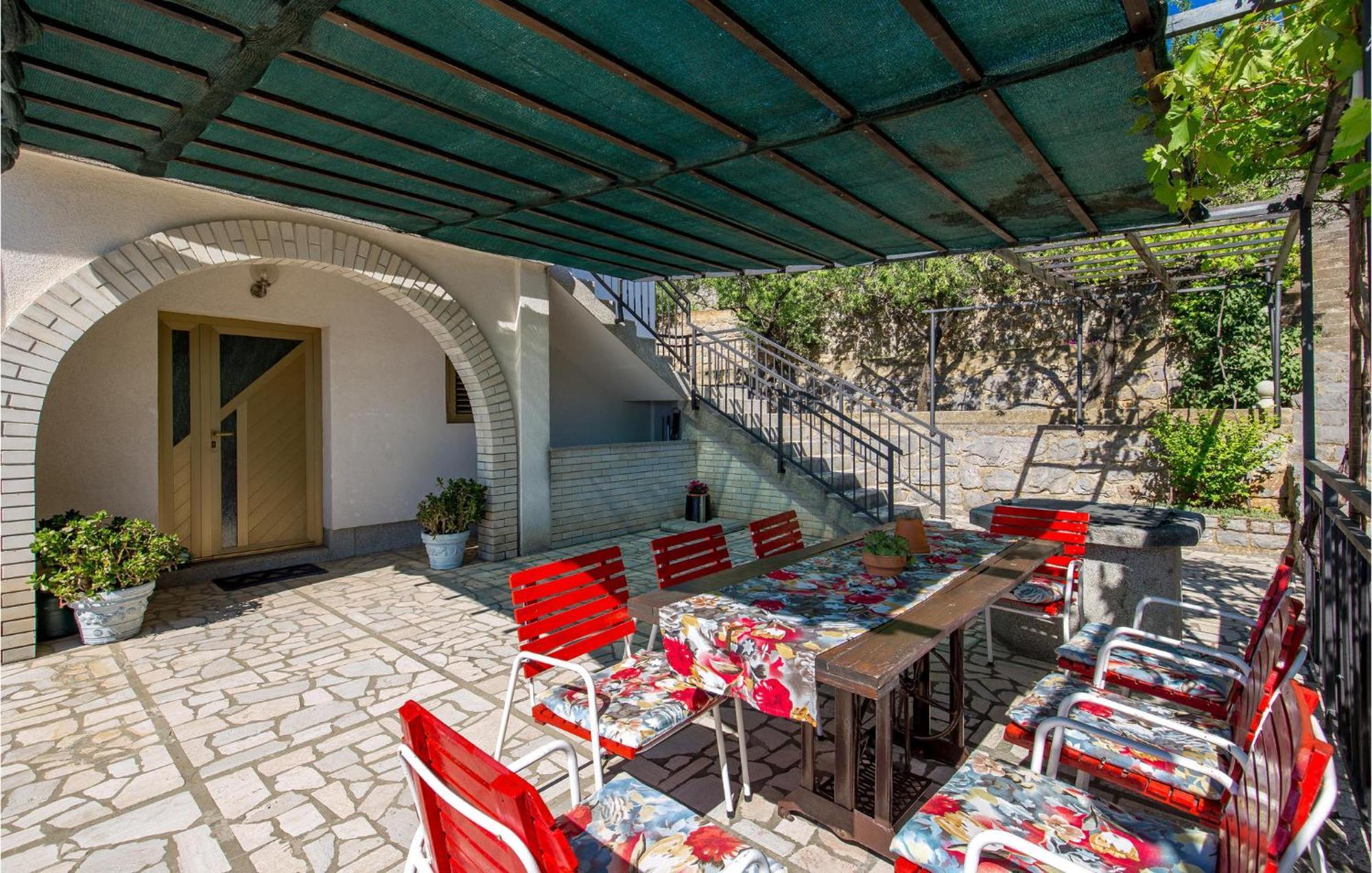 4 Bedroom Awesome Apartment In Sveti Juraj Esterno foto