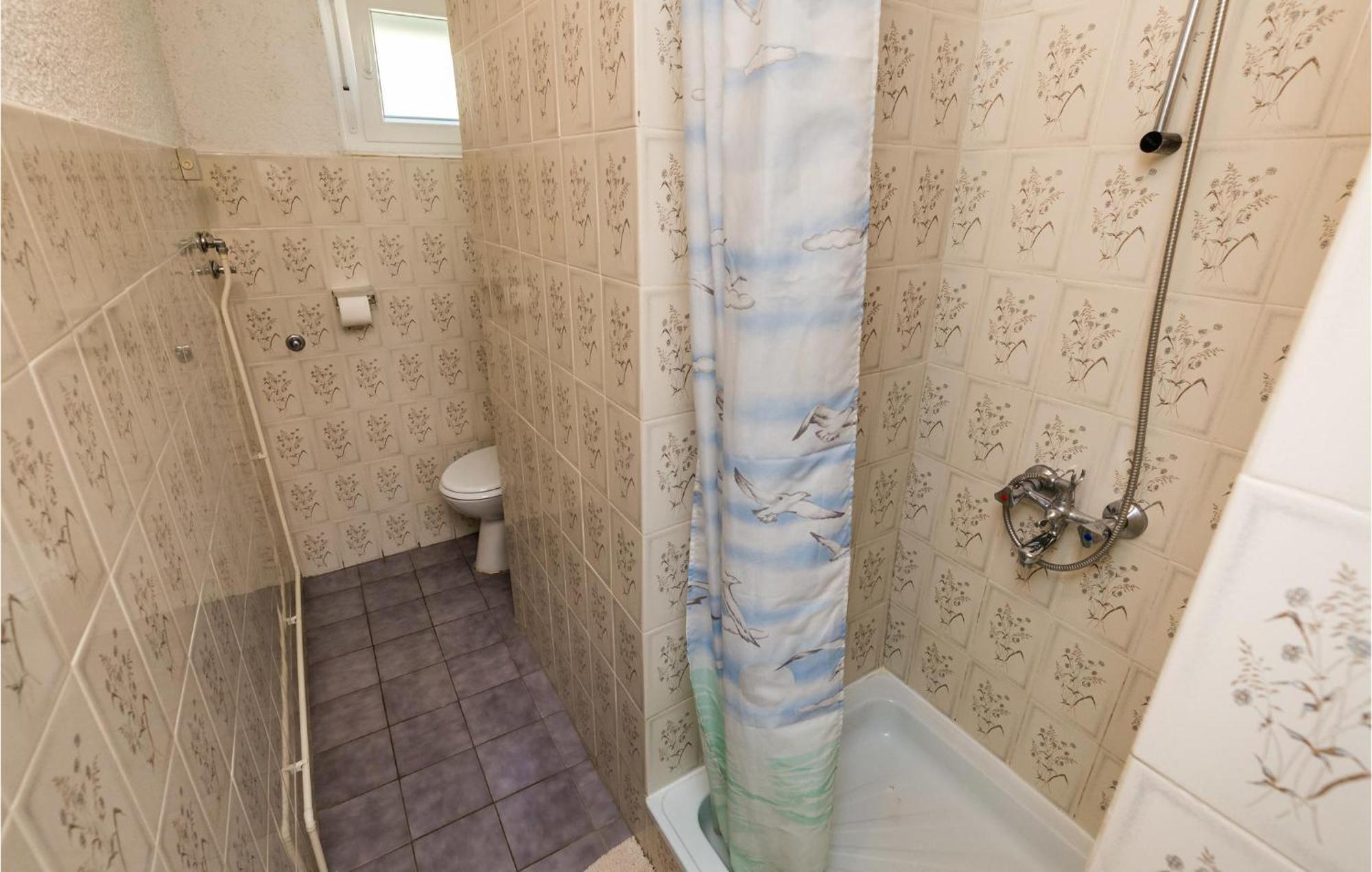 4 Bedroom Awesome Apartment In Sveti Juraj Esterno foto