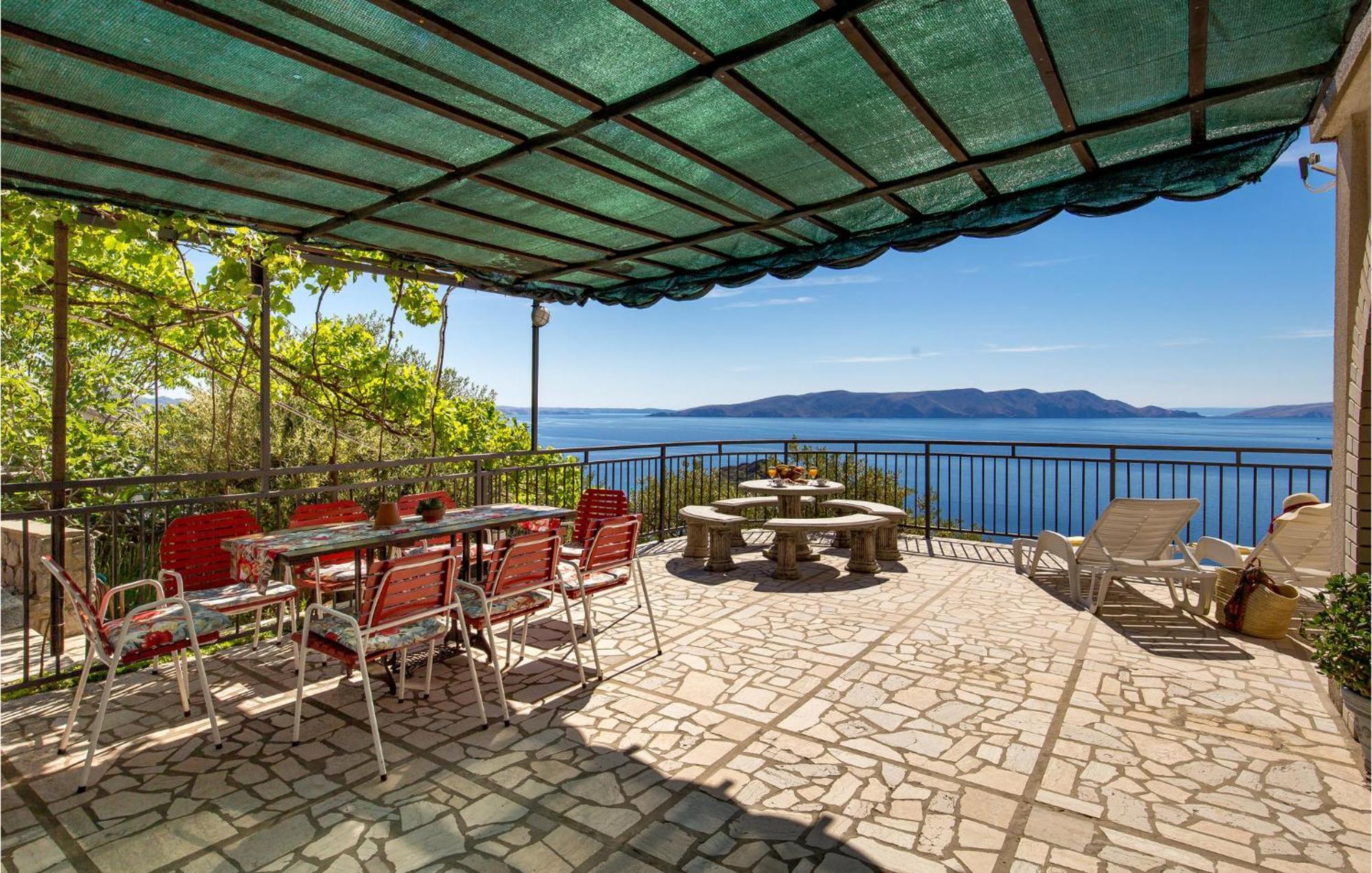 4 Bedroom Awesome Apartment In Sveti Juraj Esterno foto