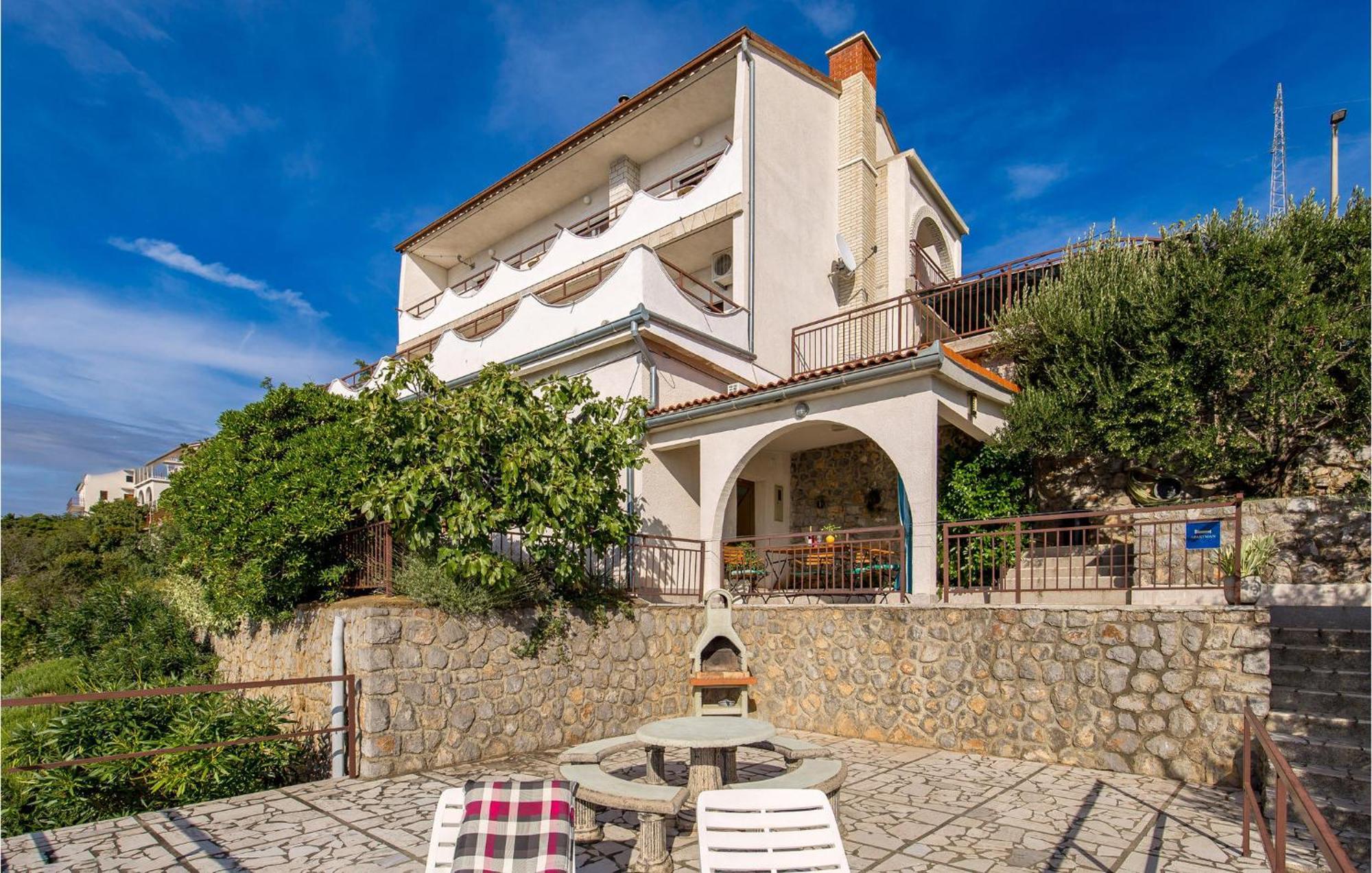 4 Bedroom Awesome Apartment In Sveti Juraj Esterno foto